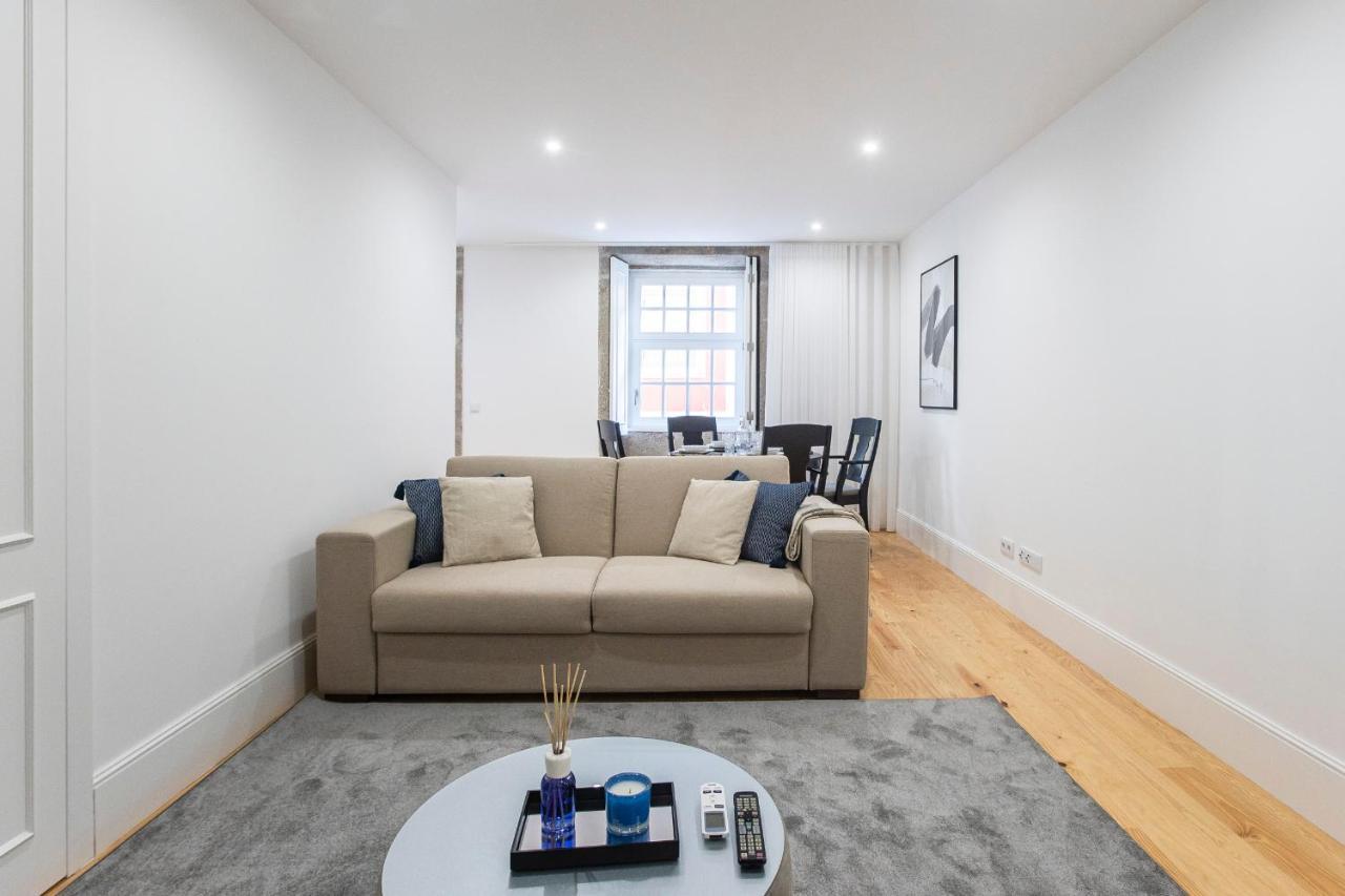 Elegant Downtown 1Br Flat W/ Ac By Lovelystay Porto Kültér fotó
