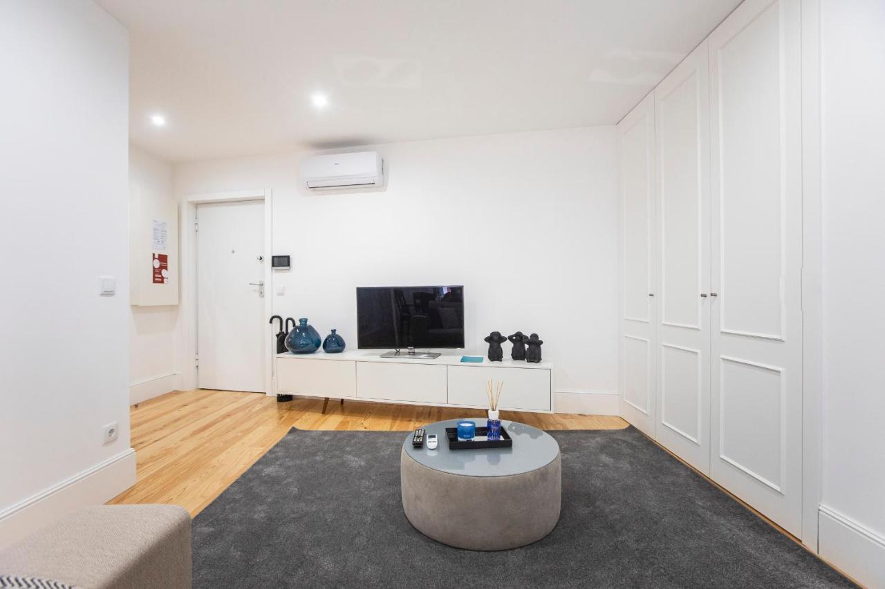 Elegant Downtown 1Br Flat W/ Ac By Lovelystay Porto Kültér fotó