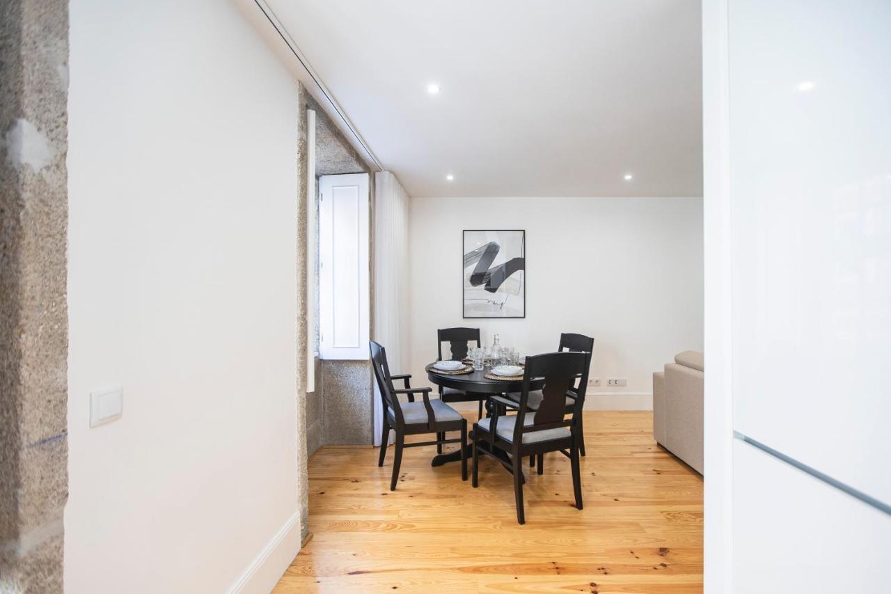 Elegant Downtown 1Br Flat W/ Ac By Lovelystay Porto Kültér fotó